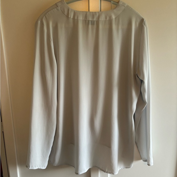 Ann Taylor Blouse - Picture 2 of 3